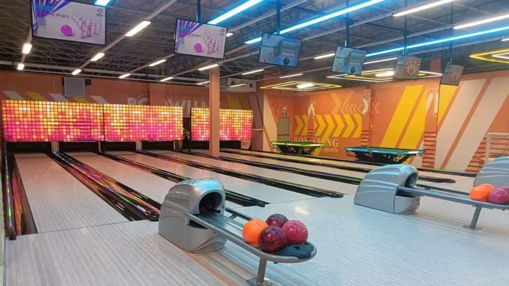 How to Start a Bowling Alley Business