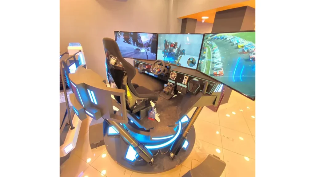 Types de machines d'arcade de course - Classification par conception d'armoire - Simulateur de course de mouvement